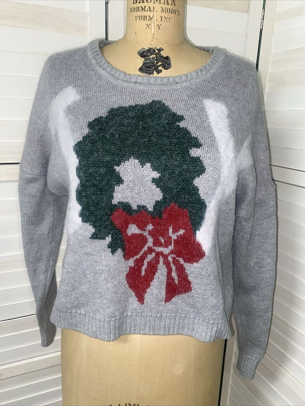Ruby Moon Pullover Sweater Gray Christmas Wreath Size Medium
